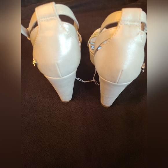 NWOT Sugar size 7 cream platform wedges - Picture 7 of 13